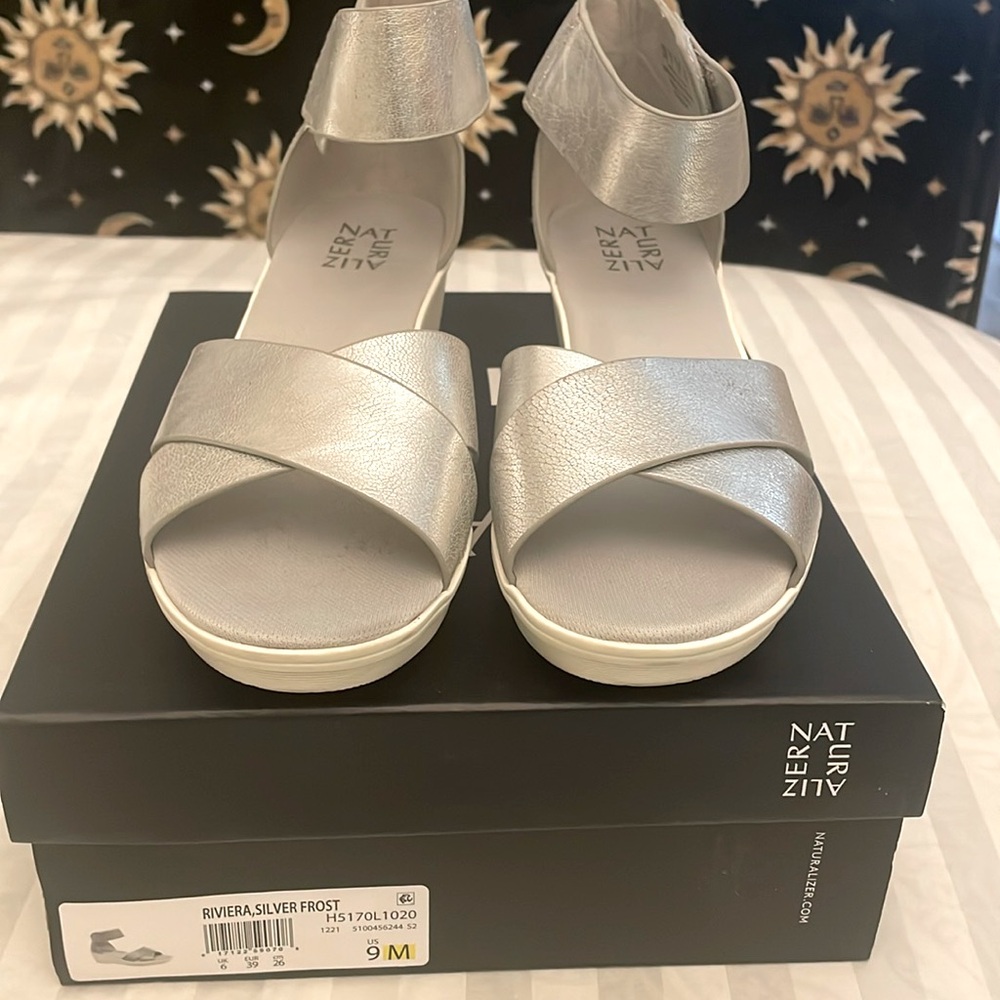 Naturalized Wedge Sandals!!!